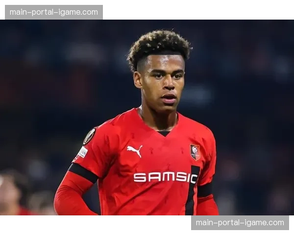 传闻:多家英超俱乐部派出球探现场考察雷恩队18岁中场核心杜埃 传闻:多家英超俱乐部派出球探现场考察雷恩队18岁中场核心杜埃